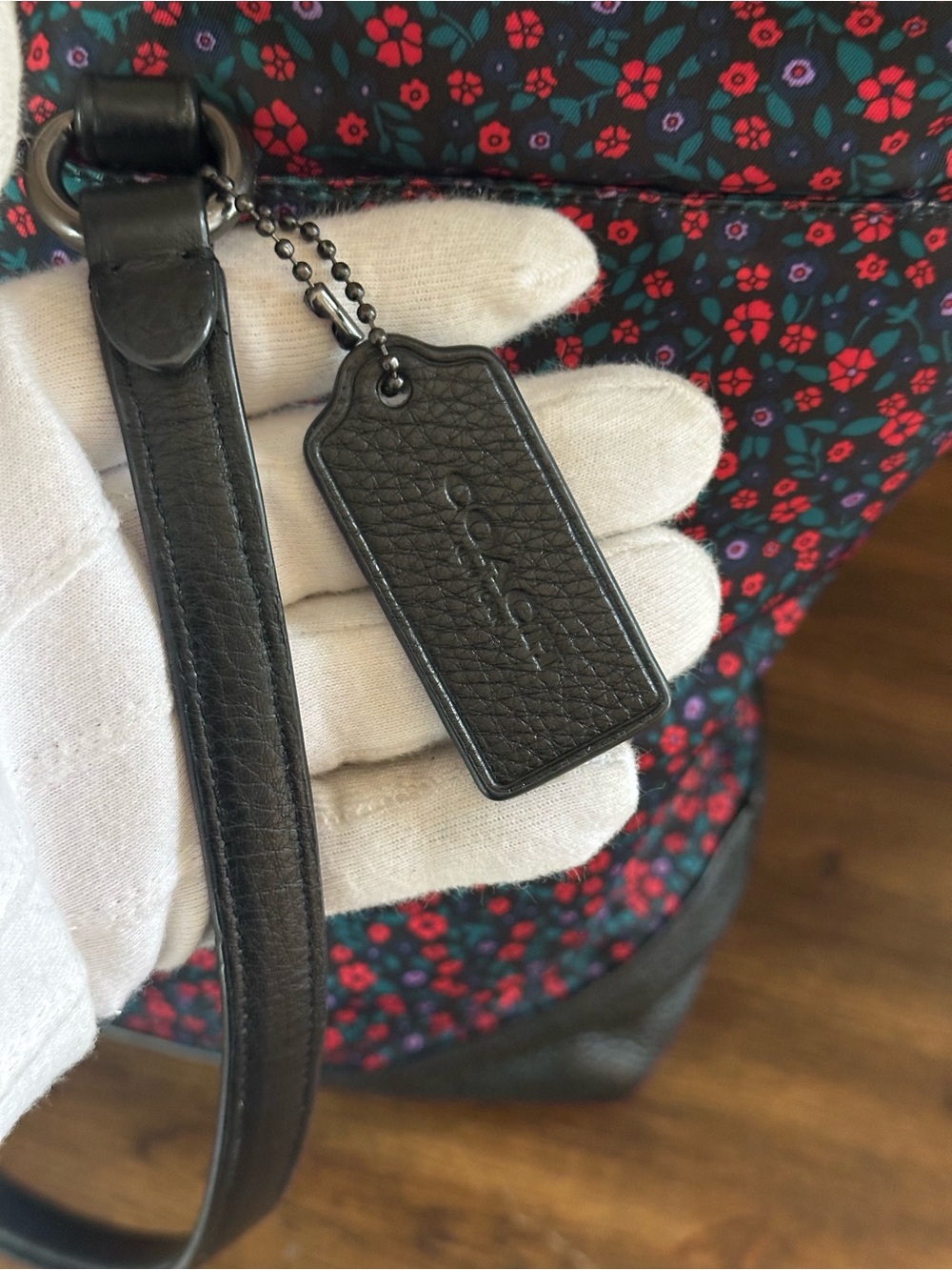 Coach Ranch Floral Tote - Picture 5 of 11